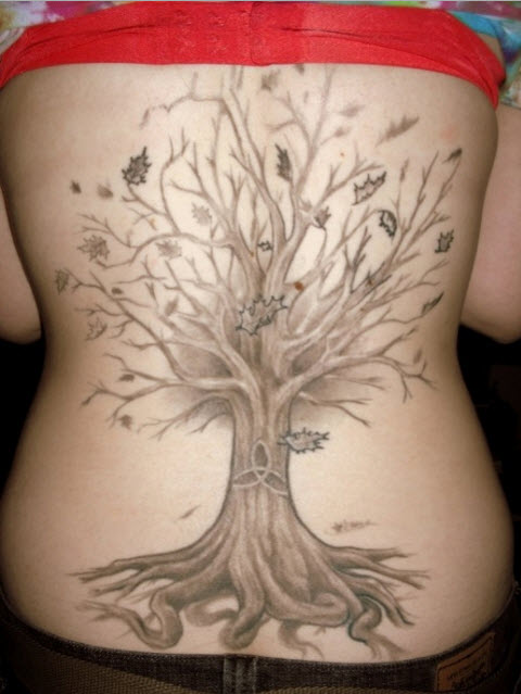 tatouage arbre dos