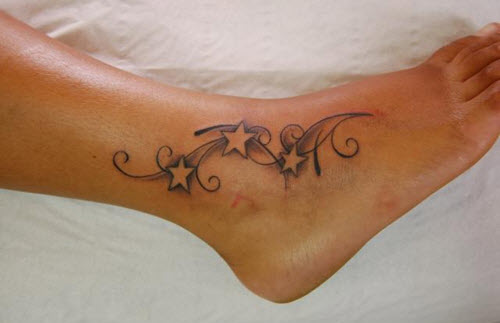 tatouage pied femme