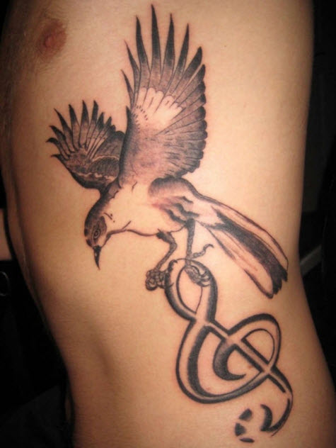 tatouage-colombe-hanche