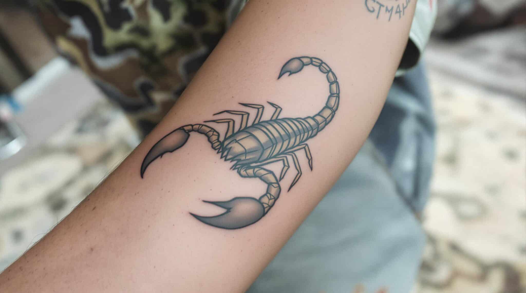 Tatouage Scorpion Mandalanull