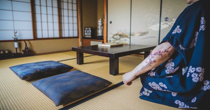 Un air de printemps japonais avec un tatouage de *fleurs de cerisier*…