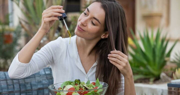 Utilisation de l’huile d’argan pour les cheveux, le visage et la salade !