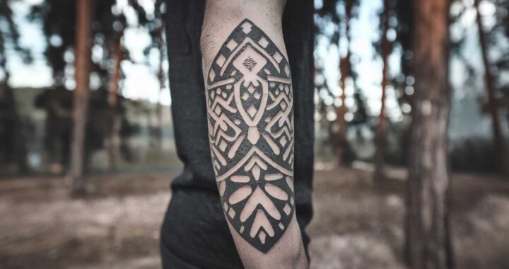 Tatouage encre blanche : beauté invisible ou effet de mode ?