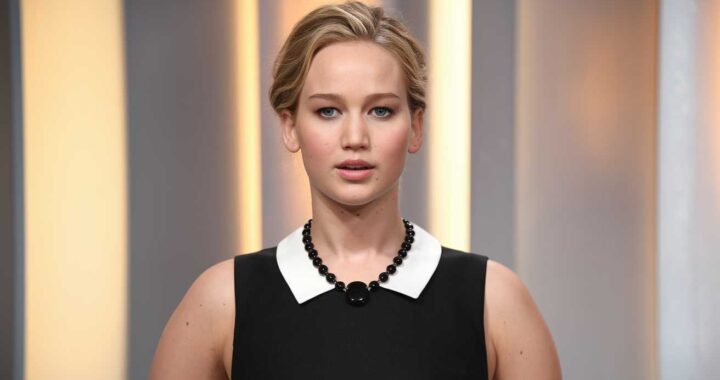Jennifer Lawrence remet au goût du jour les bijoux noirs en adoptant l’onyx avec élégance