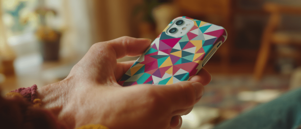 d&eacute;couvrez comment votre coque de smartphone devient bien plus qu&rsquo;une simple protection, transformant votre appareil en une v&eacute;ritable d&eacute;claration de style et de personnalit&eacute;.