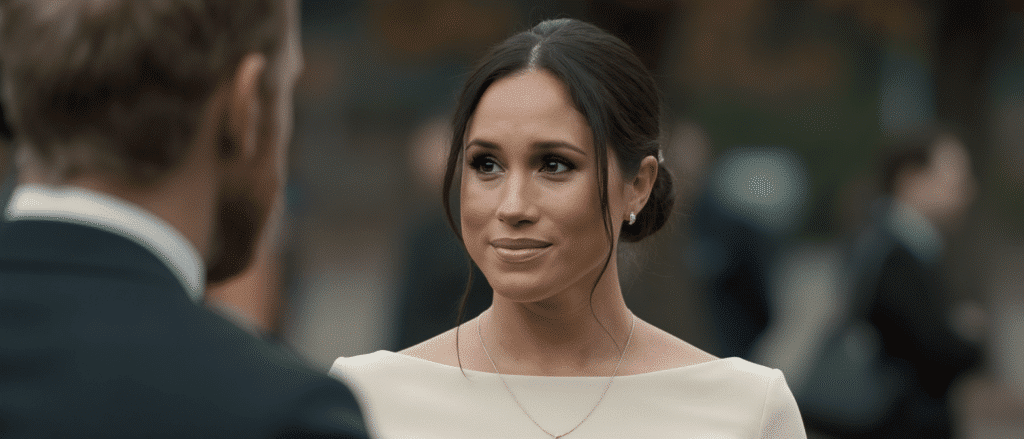d&eacute;couvrez pourquoi le retour inattendu de la robe embl&eacute;matique de meghan markle fait autant parler et analysez les r&eacute;actions qu'elle suscite dans le monde de la mode et au-del&agrave;.