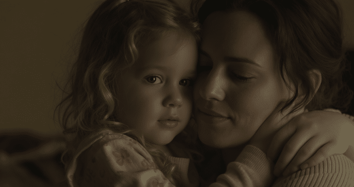 Millie Bobby Brown fête ses 22 ans en partageant une tendre photo avec sa fille