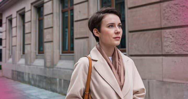 Cet hiver, illuminez votre style avec une touche subtile de cette couleur incontournable