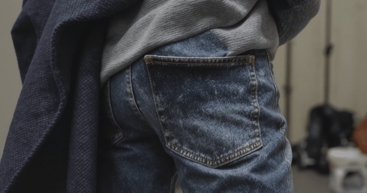 Le jean incontournable de l’hiver prochain révélé par le défilé Dior