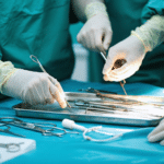 d&eacute;couvrez les raisons m&eacute;dicales justifiant une hyst&eacute;rectomie et informez-vous sur le d&eacute;roulement de cette intervention chirurgicale essentielle pour la sant&eacute; des patientes.