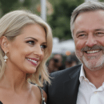 &agrave; cannes, virginie efira re&ccedil;oit une distinction prestigieuse tandis que son compagnon niels schneider exprime toute sa fiert&eacute; et son bonheur lors de cet &eacute;v&eacute;nement m&eacute;morable.