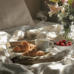 d&eacute;couvrez des id&eacute;es gourmandes et originales pour un petit-d&eacute;jeuner au lit inoubliable &agrave; la f&ecirc;te des m&egrave;res, et faites de ce moment un v&eacute;ritable r&eacute;gal rempli d'amour.