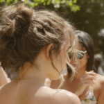 d&eacute;couvrez les coiffures tendances qui font sensation sur les r&eacute;seaux sociaux pendant la canicule, alliant style et fra&icirc;cheur pour affronter la chaleur avec &eacute;l&eacute;gance.