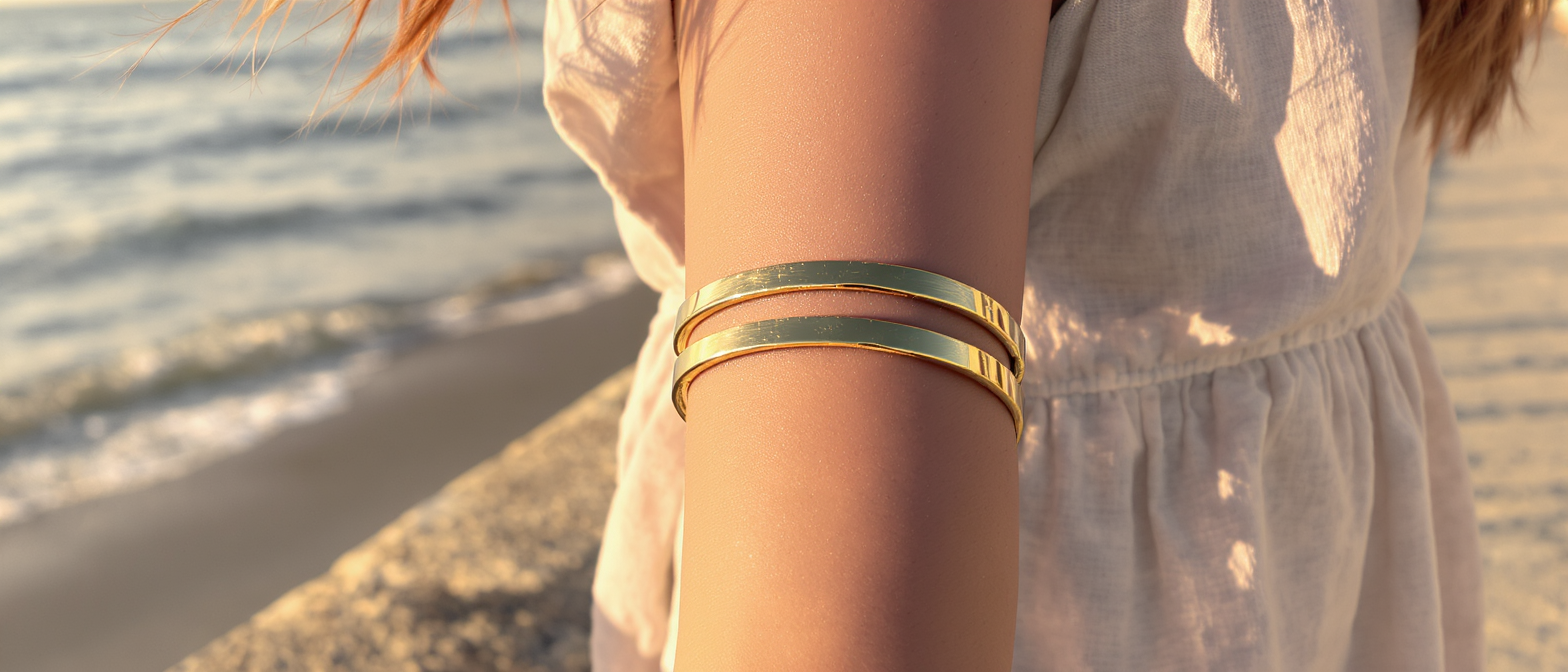 d&eacute;couvrez le grand retour des bracelets de bras, les accessoires incontournables pour sublimer vos tenues d'&eacute;t&eacute; avec style et &eacute;l&eacute;gance.