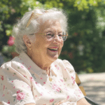 d&eacute;couvrez comment nonna maxxing r&eacute;invente le style r&eacute;tro de nos grand-m&egrave;res pour en faire la tendance mode incontournable de cet &eacute;t&eacute;. alliez &eacute;l&eacute;gance vintage et modernit&eacute; avec des looks uniques et authentiques.