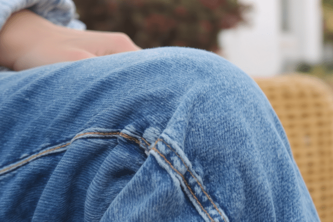 découvrez le petit détail subtil qui fait toute la différence et transforme vos jeans en véritables icônes de style, pour un look unique et tendance au quotidien.