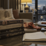d&eacute;couvrez 4 secrets surprenants sur la s&eacute;rie embl&eacute;matique &laquo; gossip girl &raquo; qui ont marqu&eacute; toute une g&eacute;n&eacute;ration de fans.