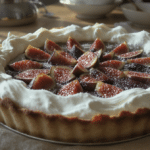 d&eacute;couvrez la recette gourmande de marjo pour une tarte aux figues et chantilly, un d&eacute;lice automnal irr&eacute;sistible &agrave; savourer en famille.