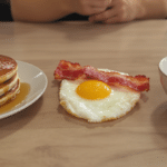 d&eacute;couvrez les trois combinaisons interdites au petit-d&eacute;jeuner que nous consommons pourtant fr&eacute;quemment, et apprenez &agrave; les &eacute;viter pour une meilleure digestion et sant&eacute;.
