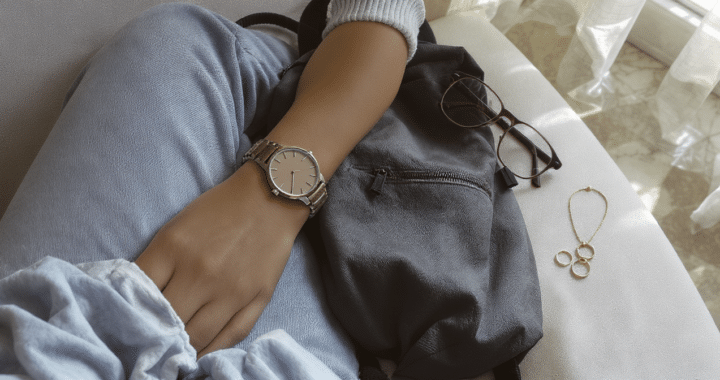 découvrez les 5 accessoires indispensables pour sublimer votre look de rentrée et affirmer votre style avec élégance et modernité.