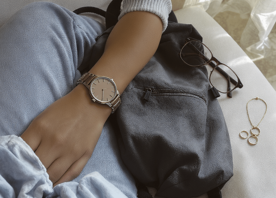 découvrez les 5 accessoires indispensables pour sublimer votre look de rentrée et affirmer votre style avec élégance et modernité.