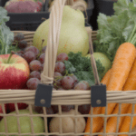 d&eacute;couvrez les fruits et l&eacute;gumes d&rsquo;octobre &agrave; privil&eacute;gier : produits de saison, savoureux et parfaits pour composer un panier gourmand.