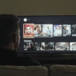 d&eacute;couvrez trois films et deux s&eacute;ries &agrave; savourer ce week-end : des histoires captivantes, des &eacute;motions fortes et de belles id&eacute;es pour vos soir&eacute;es.